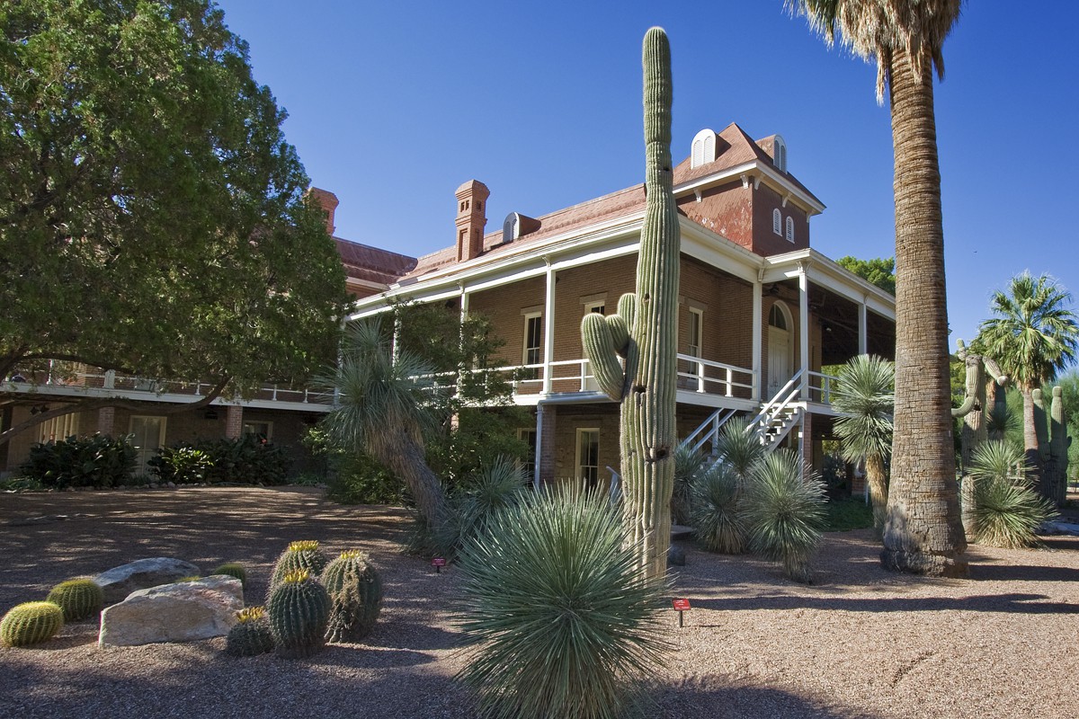 Exterior_111