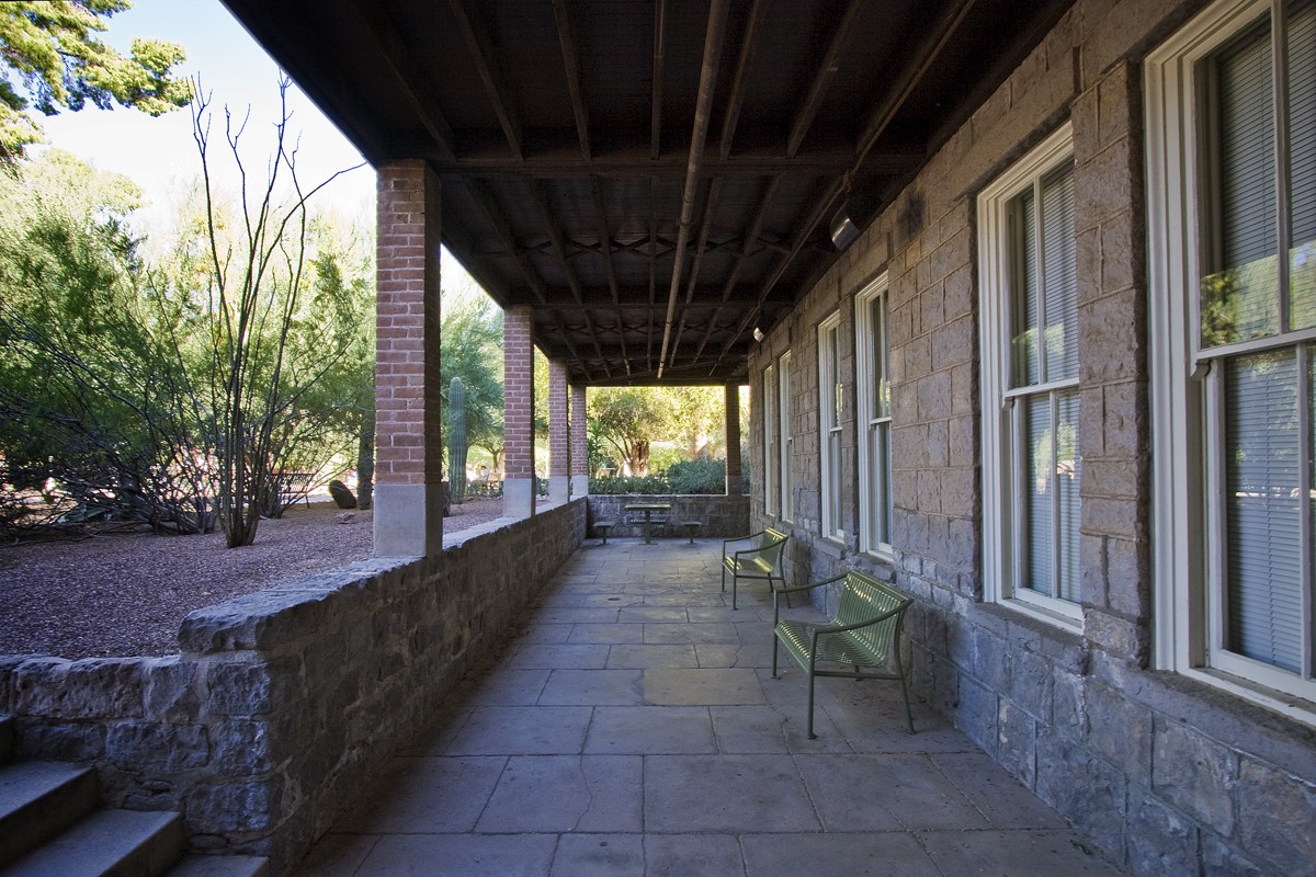 Exterior_112