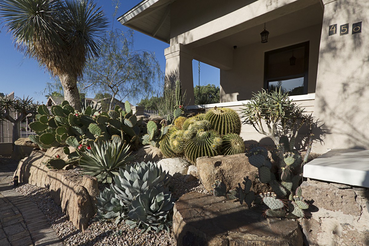 Exterior_114