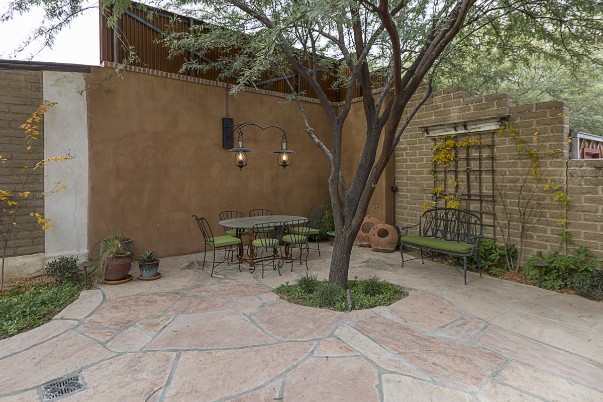 Exterior_136